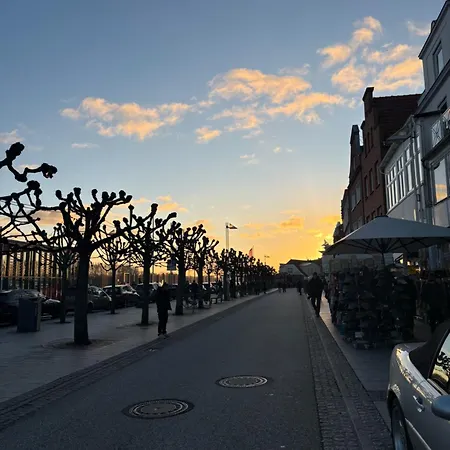 Apartment Mit Balkon Direkt Am Lübeck